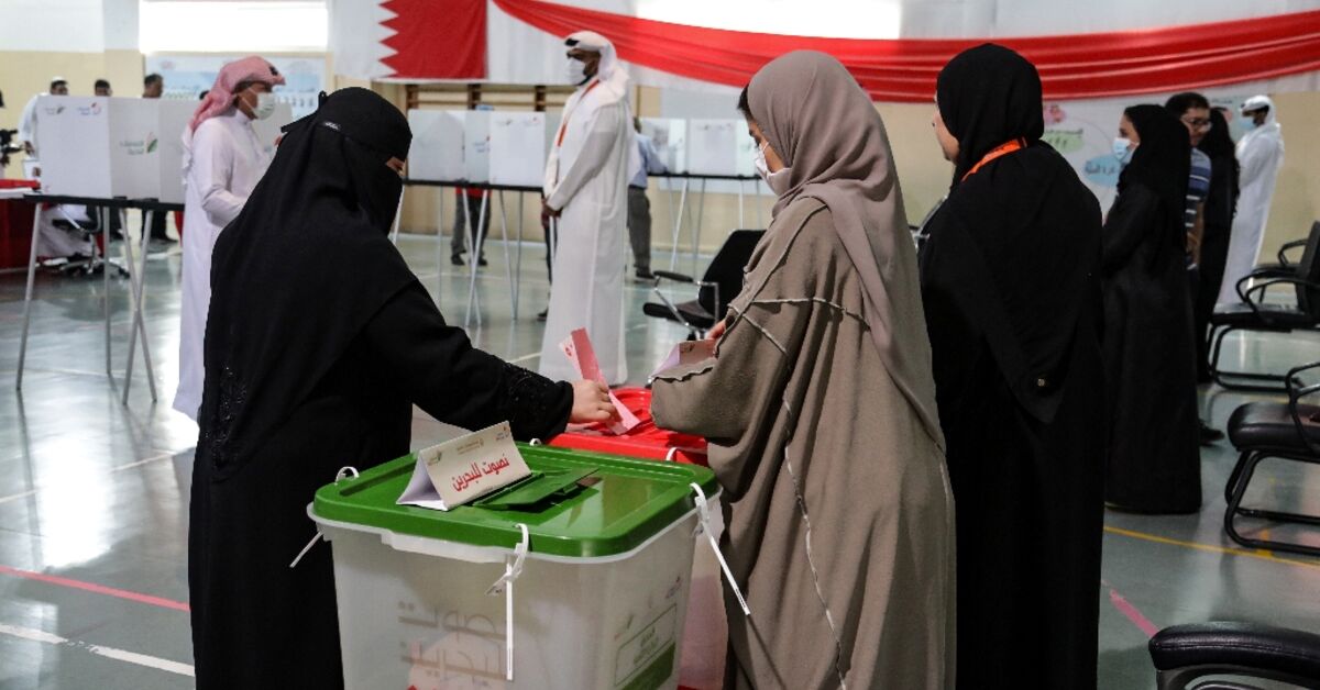 Bahrain holds election without opposition candidates