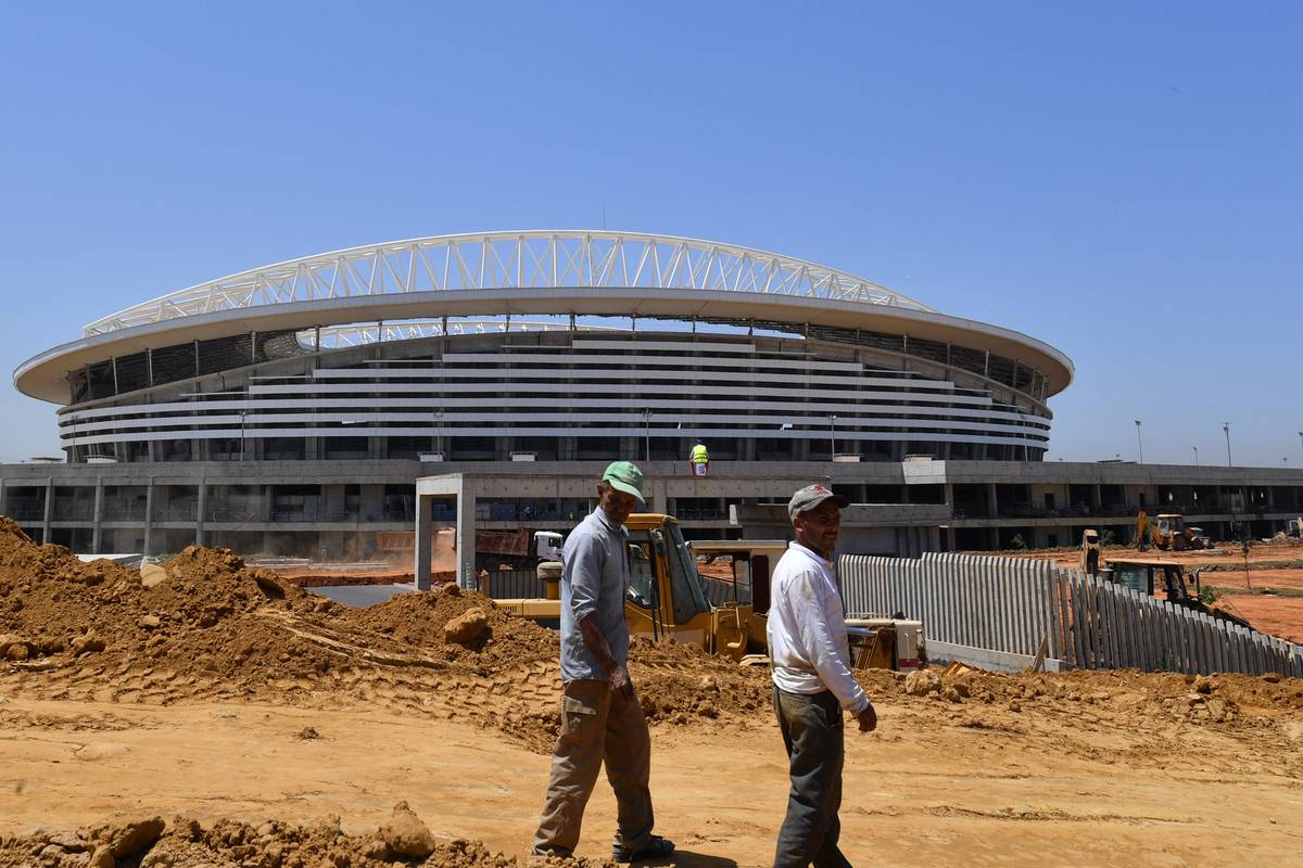 Algeria names football stadium after Nelson Mandela