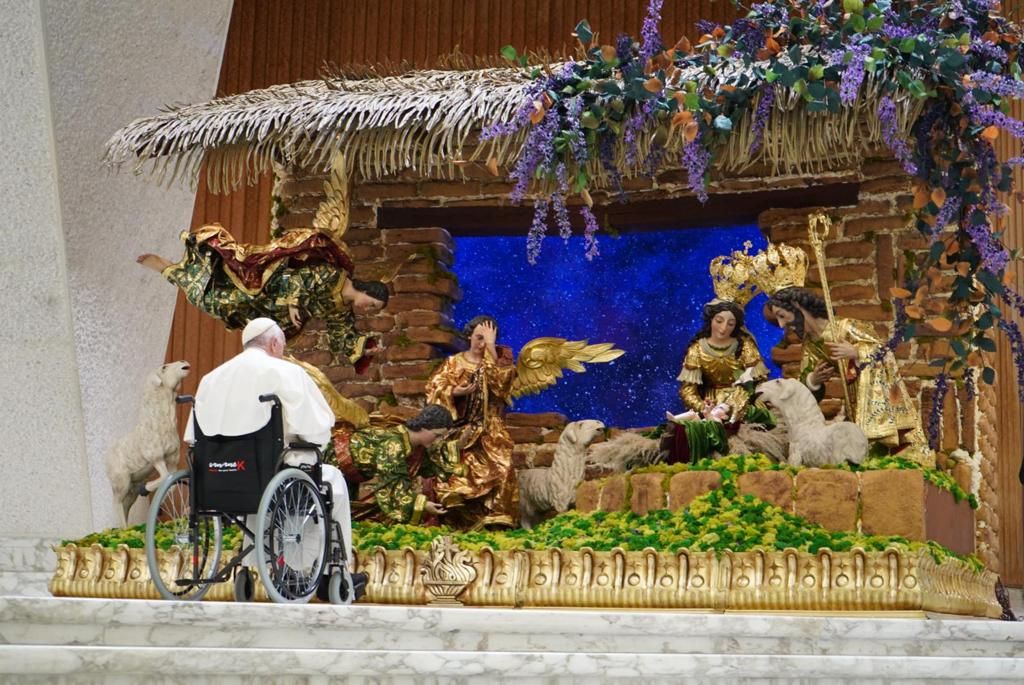 Pope Francis blesses nativity scene made by craftsmen in Guatemala