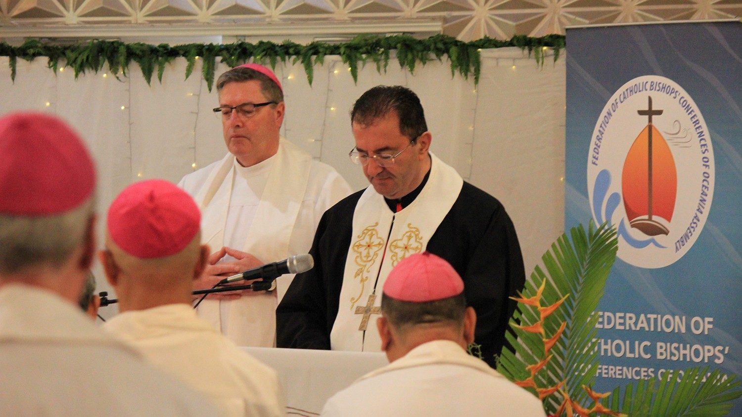 Bishop Tarabay: ‘A synodal Church on a journey of conversion’ - Vatican News