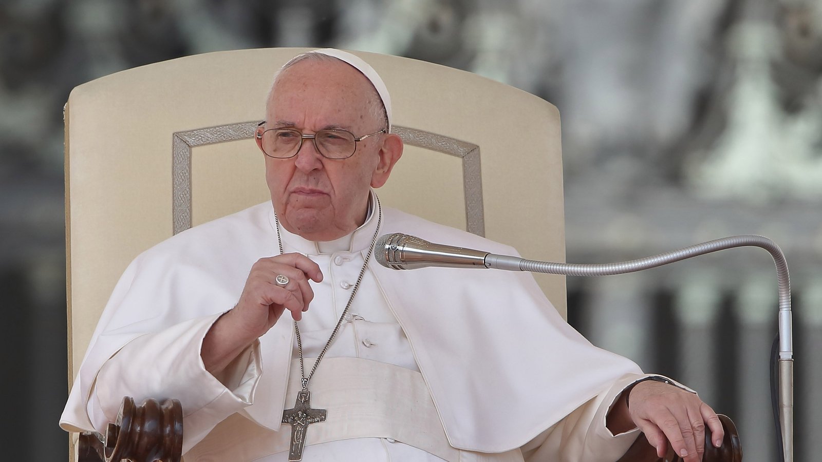 Pope extends sex abuse law to cover lay leaders