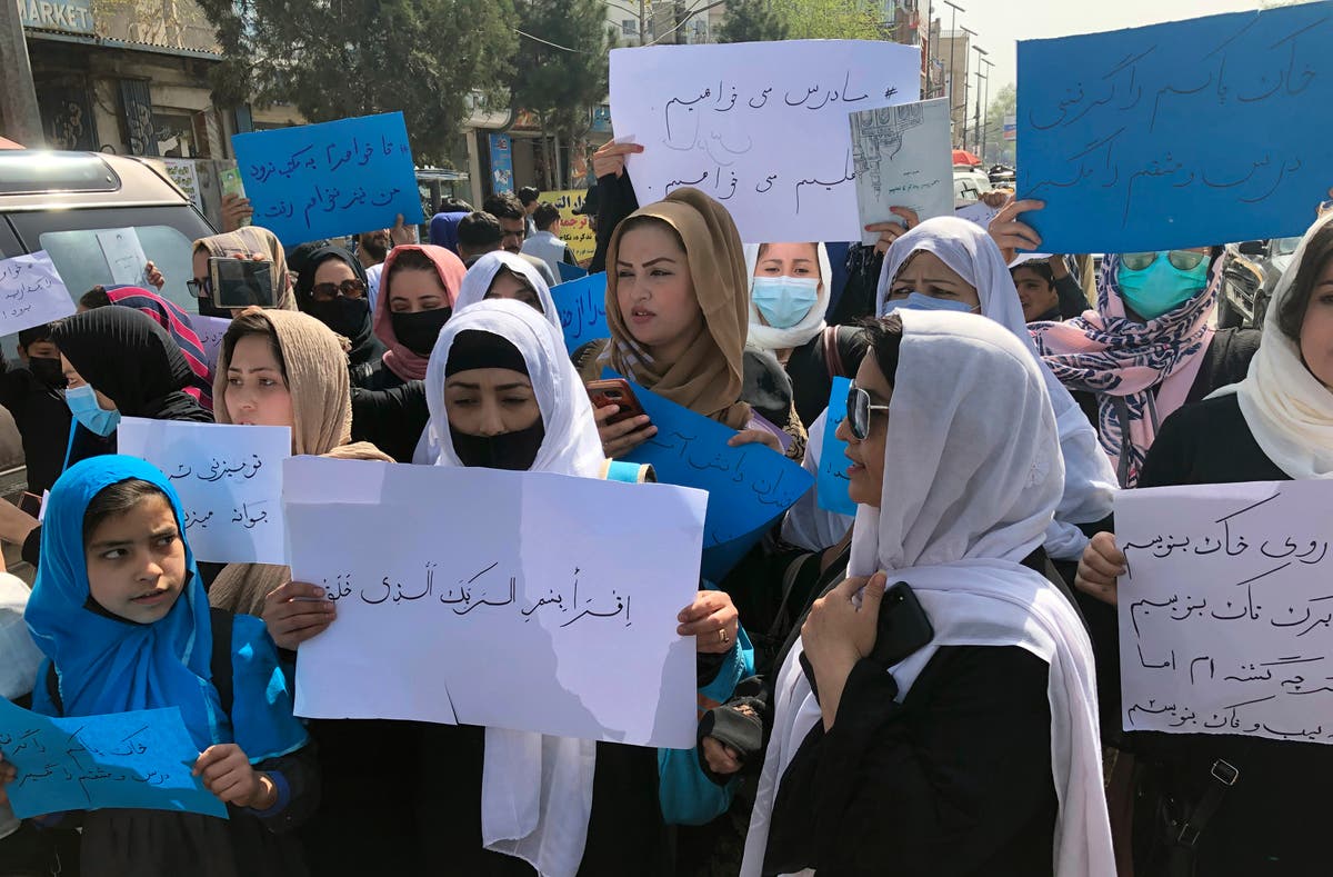 UN: 3,300 Afghan staff stay home over Taliban ban on women
