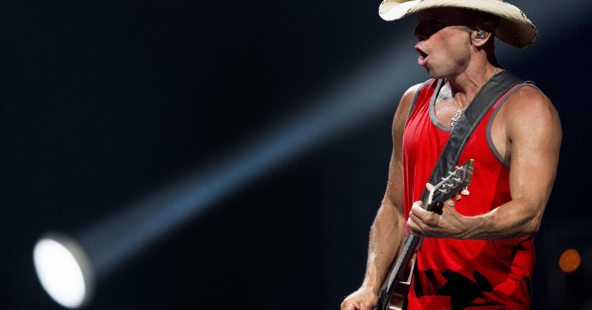 Kenny Chesney blows the doors off arena in his best-ever Lincoln show