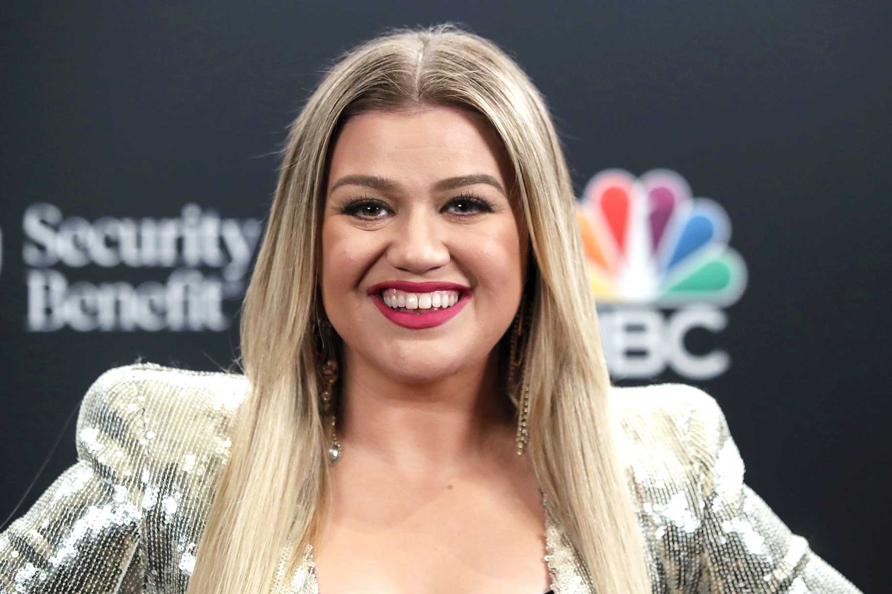 Kelly Clarkson Says This Voice Coach Has the Biggest Ego