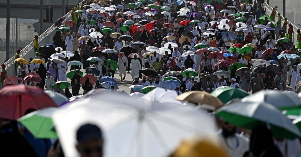 2,000 hajj pilgrims hit by heat stress: Saudi officials