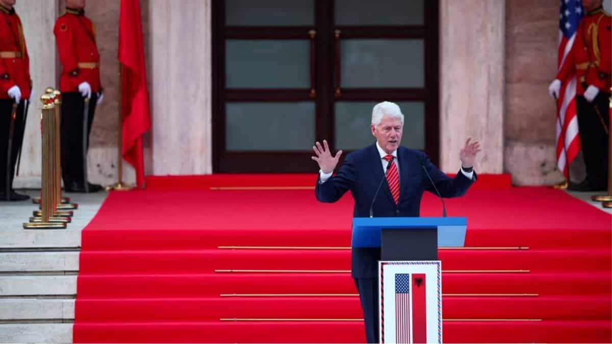 Bill Clinton tells Kosovo: Stop 'foolishness' in Serb-majority north