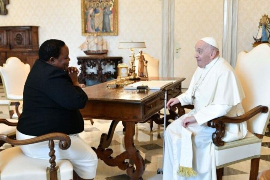 Pope Francis Lauds Uganda’s Generosity in Welcoming Migrants, Refugees