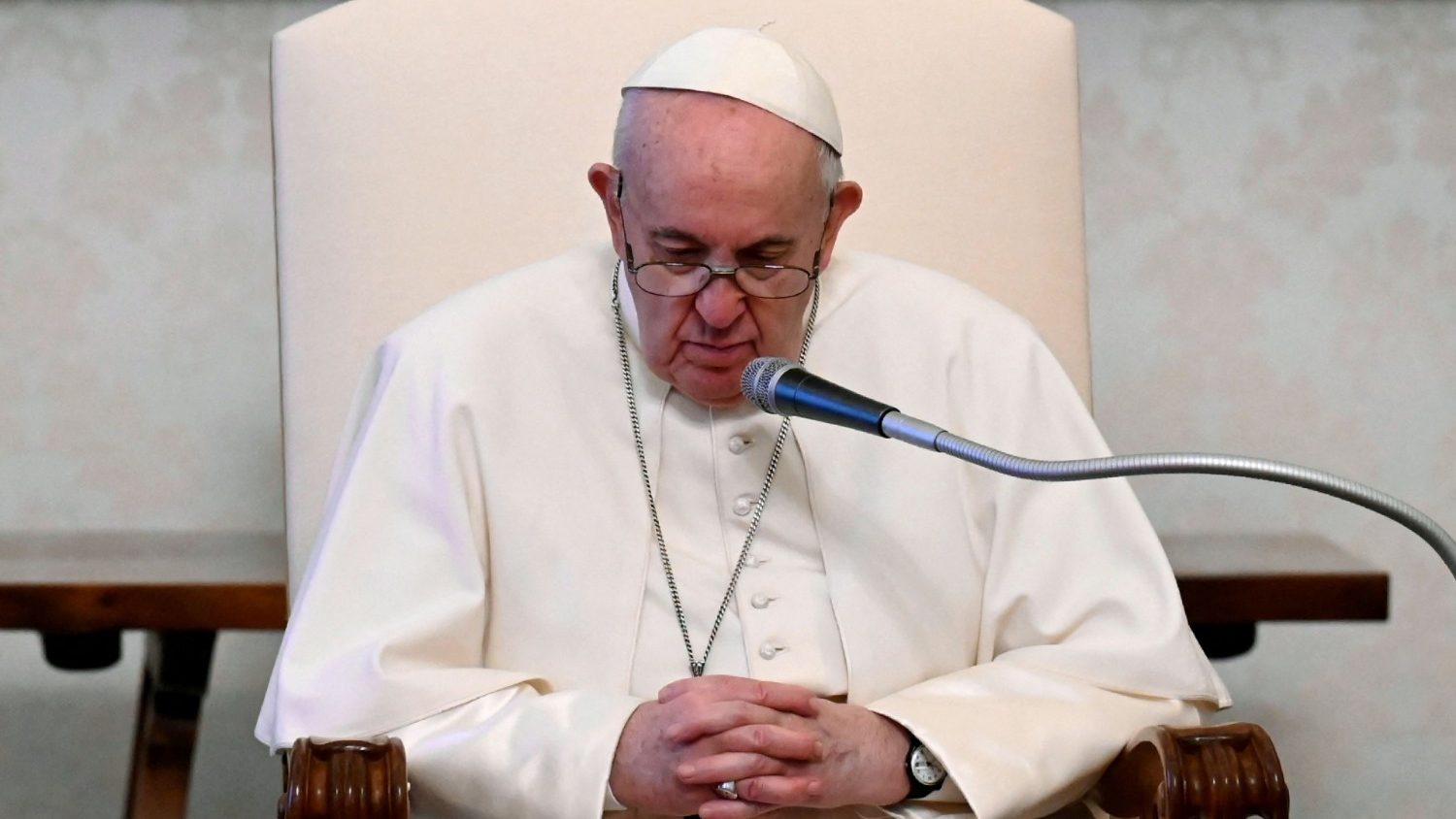 Pope Francis meets privately with Portuguese abuse victims - Vatican News