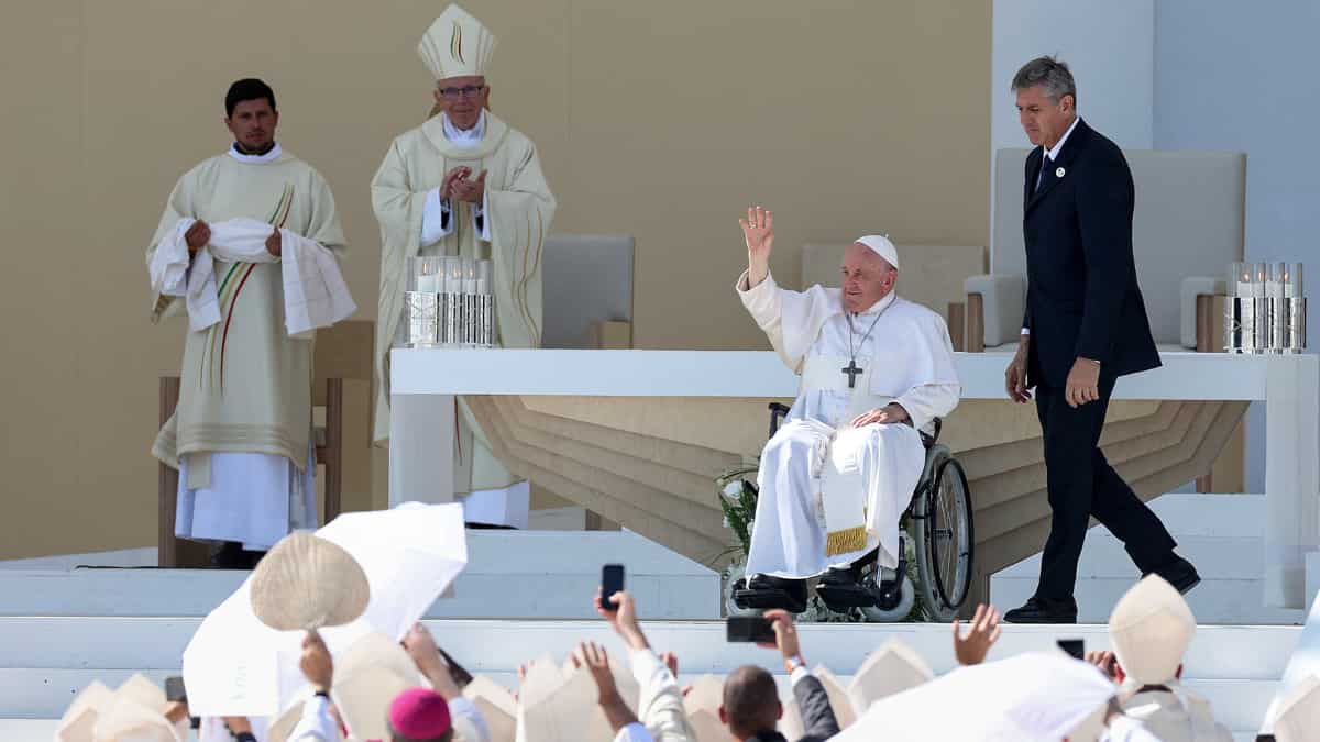 Pope wraps up Portugal visit with big outdoor Mass; S. Korea to host next Catholic youth event in 2027