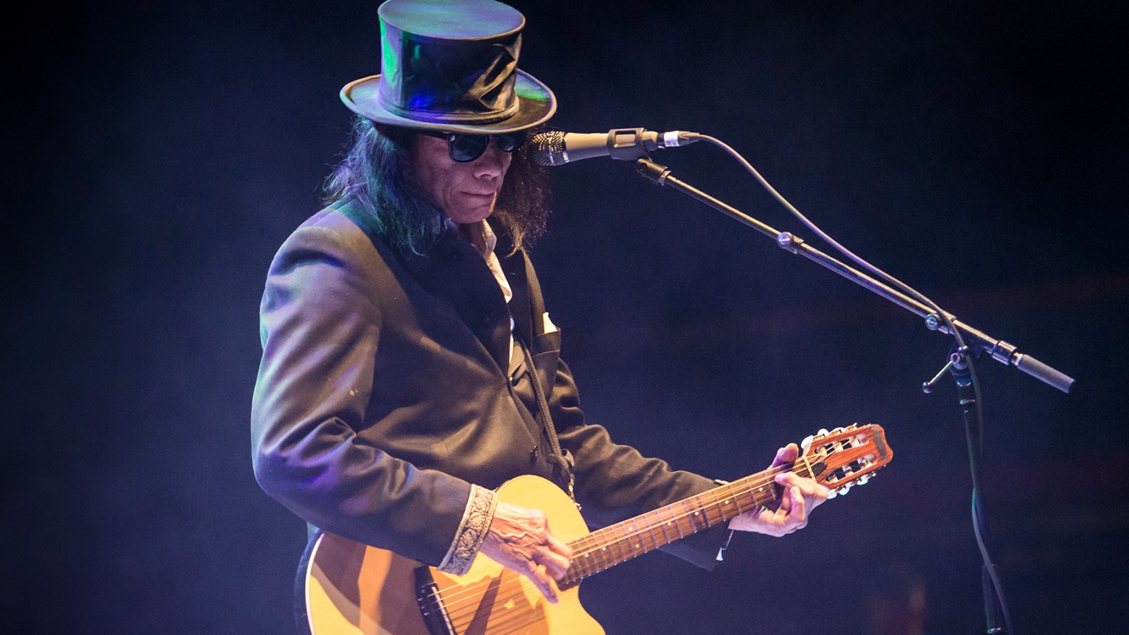 Rodriguez, Obscure Rocker Rediscovered by 'Searching for Sugar Man,' Dead at 81