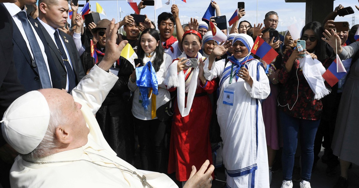 Pope arrives on first visit to Mongolia