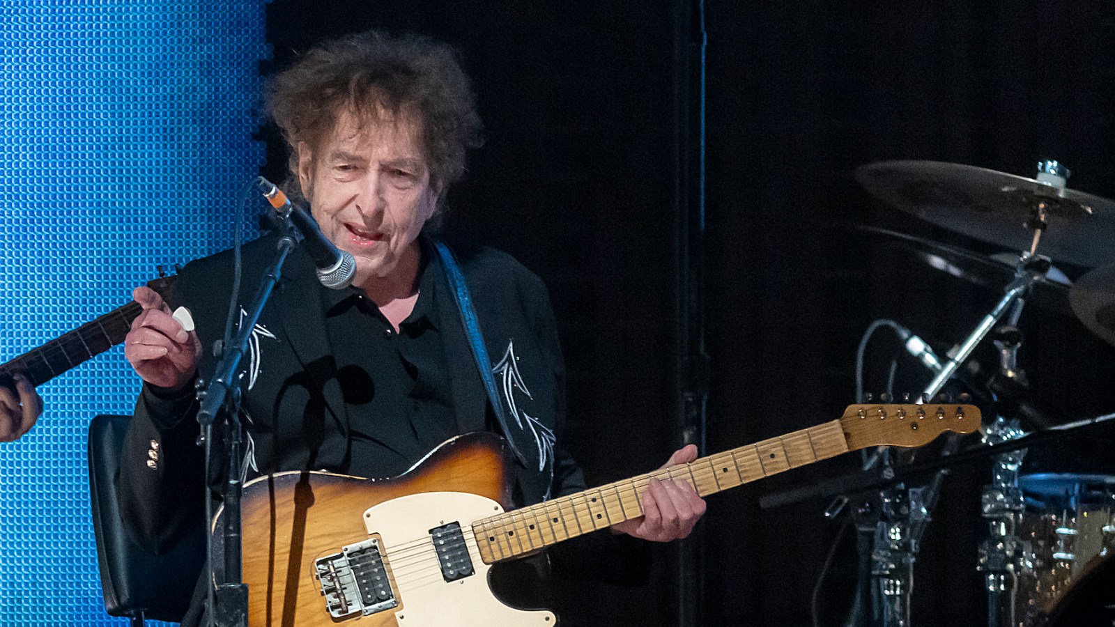 Hear Bob Dylan Cover John Mellencamp, Dwight Yoakam at Recent Tour Stops