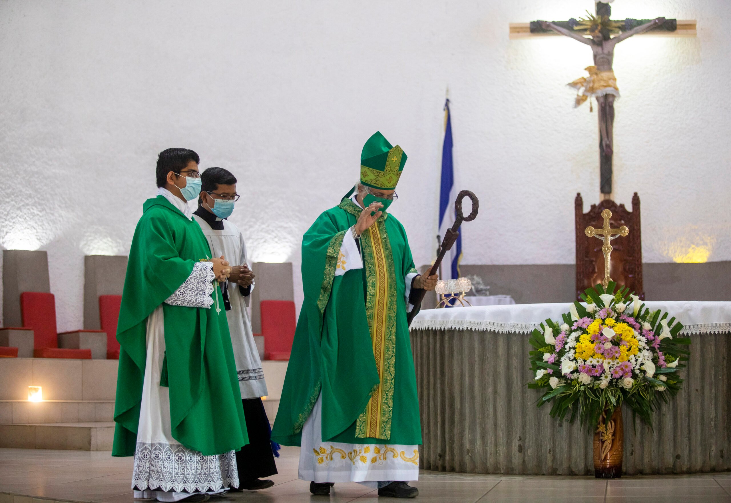 Nicaragua releases 12 Catholic priests and sends them to Rome, following agreement with the Vatican