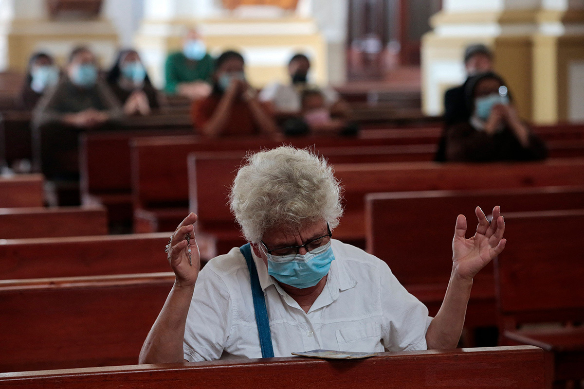 Nicaragua releases 12 Catholic priests, exiles them to Rome