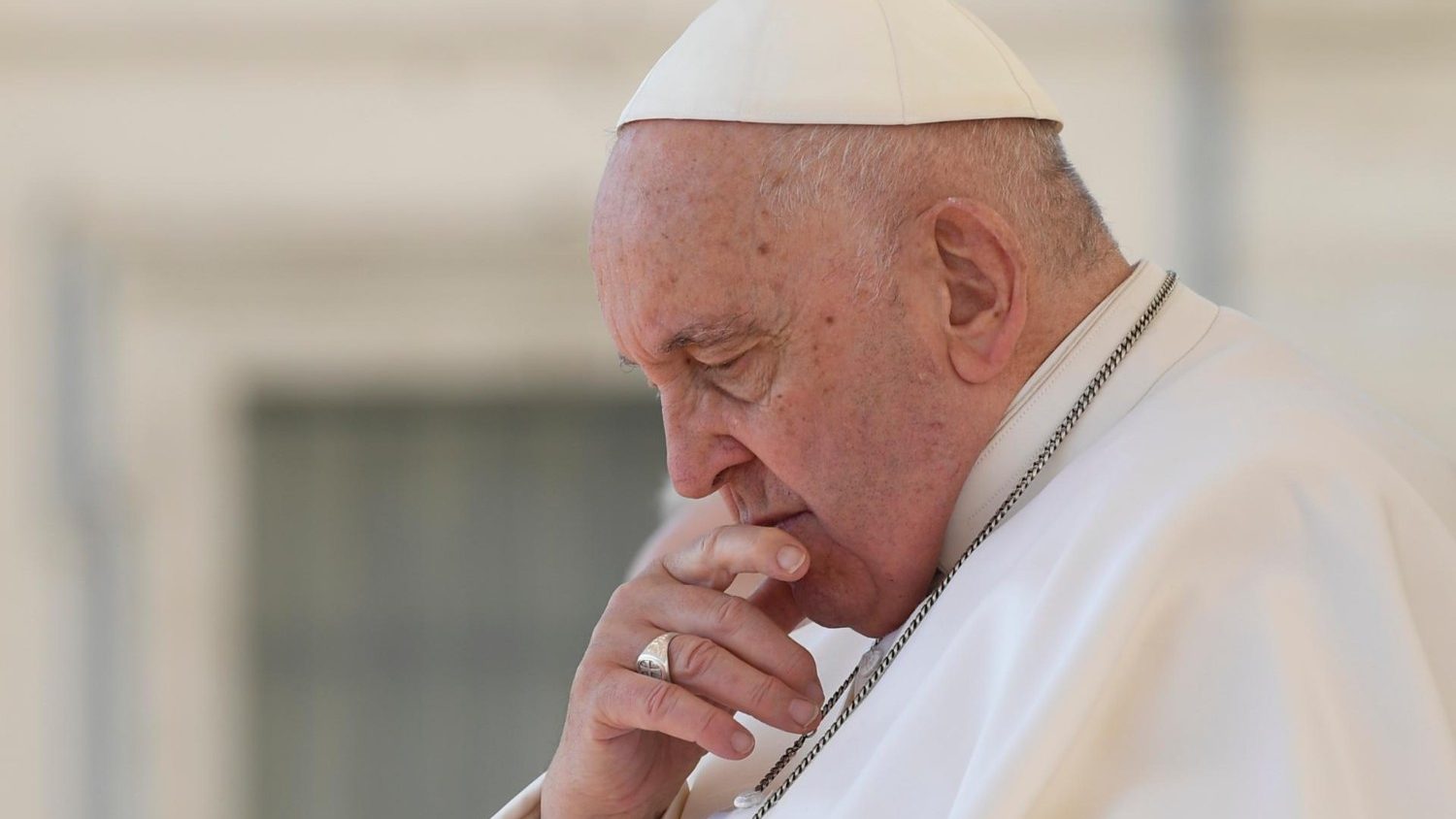 Pope Francis calls US President Joe Biden to discuss peace - Vatican News