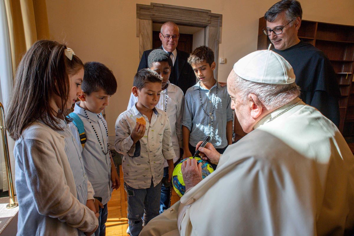 Pope writes to children about mission, invites them to Vatican in November - The Catholic Sun