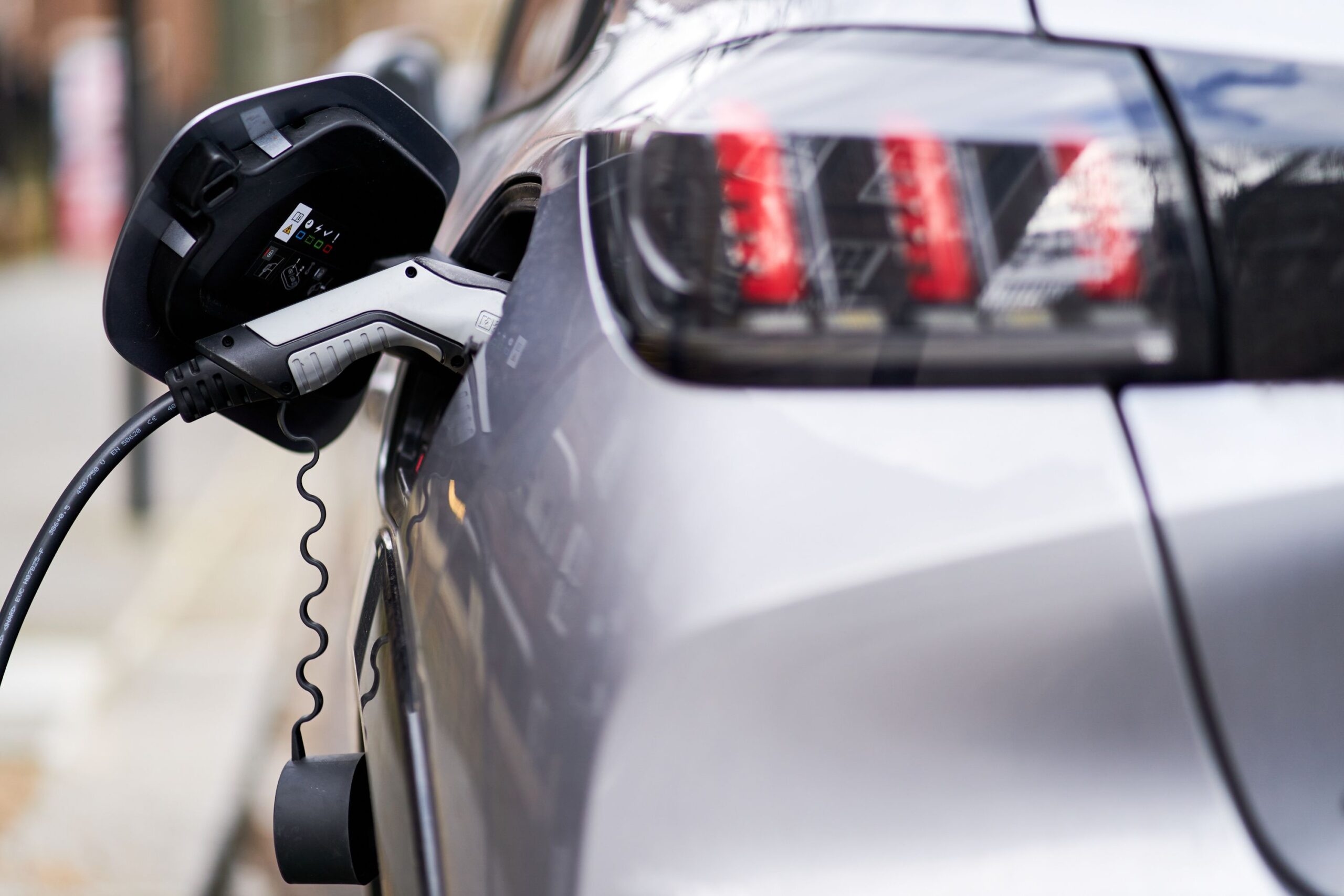 Fuel for electric vehicles is less than half the yearly cost of a diesel equivalent, new AA data reveals