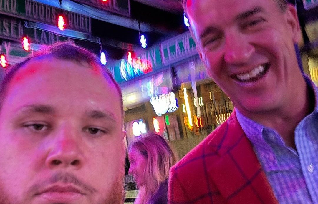 Luke Combs’ Postgame Selfie With Peyton Manning Should Win Its Own CMA Award