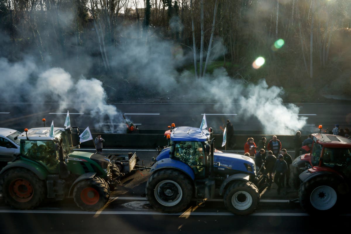 French farmers vow to continue protesting despite the government's offer of concessions