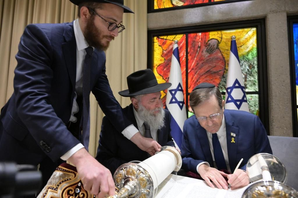 Israeli president adds final letter to wartime Torah for Ukrainian Jews initiated by Zelensky - Jewish Telegraphic Agency